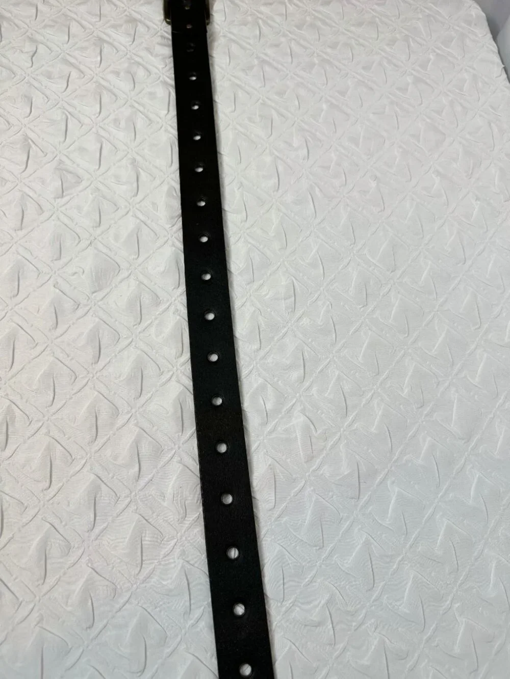 Levi’s Black Genuine Leather Single Grommet Belt Size 40 Western Preppy Utility